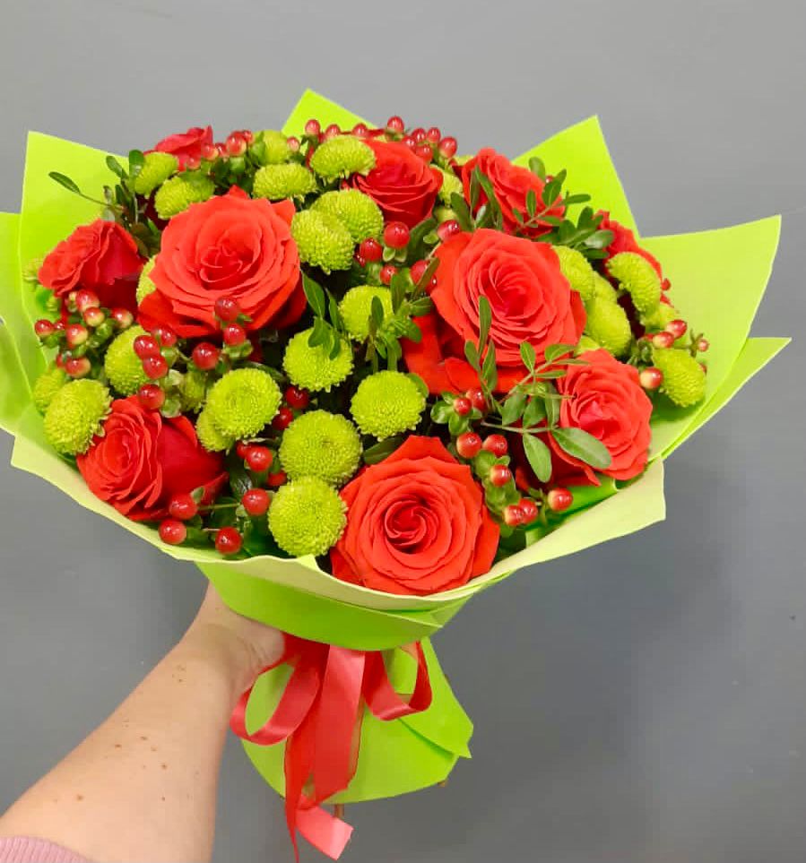 Букет цветов из: Хризантемы и Розы в Кольцово