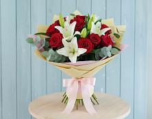 Букет цветов из:  Лилии и Розы в Кольцово