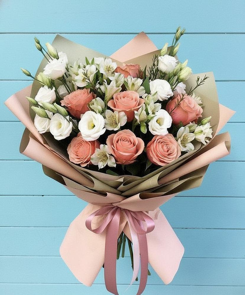 Букет цветов из: Розы, Альстромерии и Лизиантусы в Кольцово