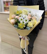 Букет цветов из:  Альстромерии, Розы и Хризантемы в Кольцово