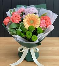 Букет цветов из:  Гвоздики, Розы, Герберы и Хризантемы в Кольцово