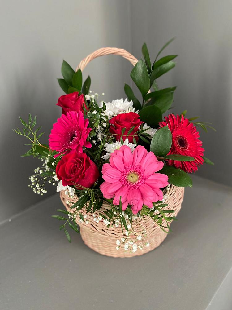 Цветочная композиция из Розы, Хризантемы и Герберы в корзине в Кольцово