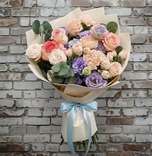 Букет цветов из:  Розы, Лизиантусы и Гвоздики в Кольцово