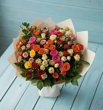 Букет Микс из разноцветных кустовых роз в Кольцово